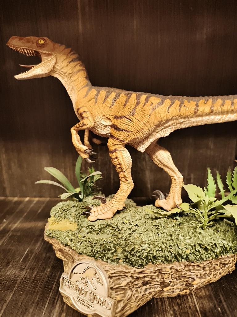 Jurassic Park: The Lost World - Velociraptor Deluxe Art Scale Statue (1/10)